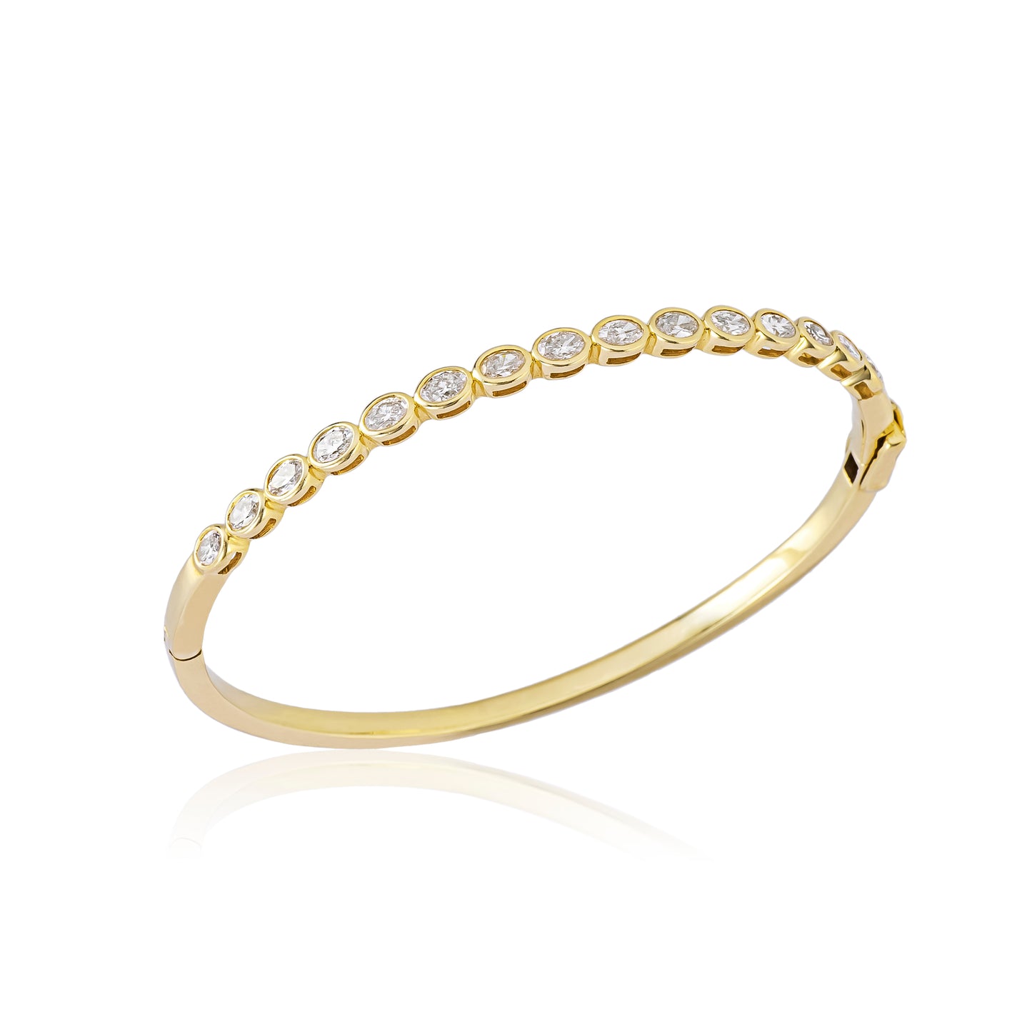 Bracelete rígido diamantes ovais cravação inglesa