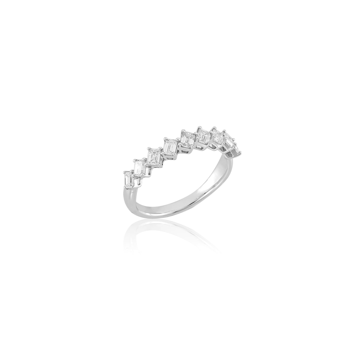 Anel meia aliança com diamantes