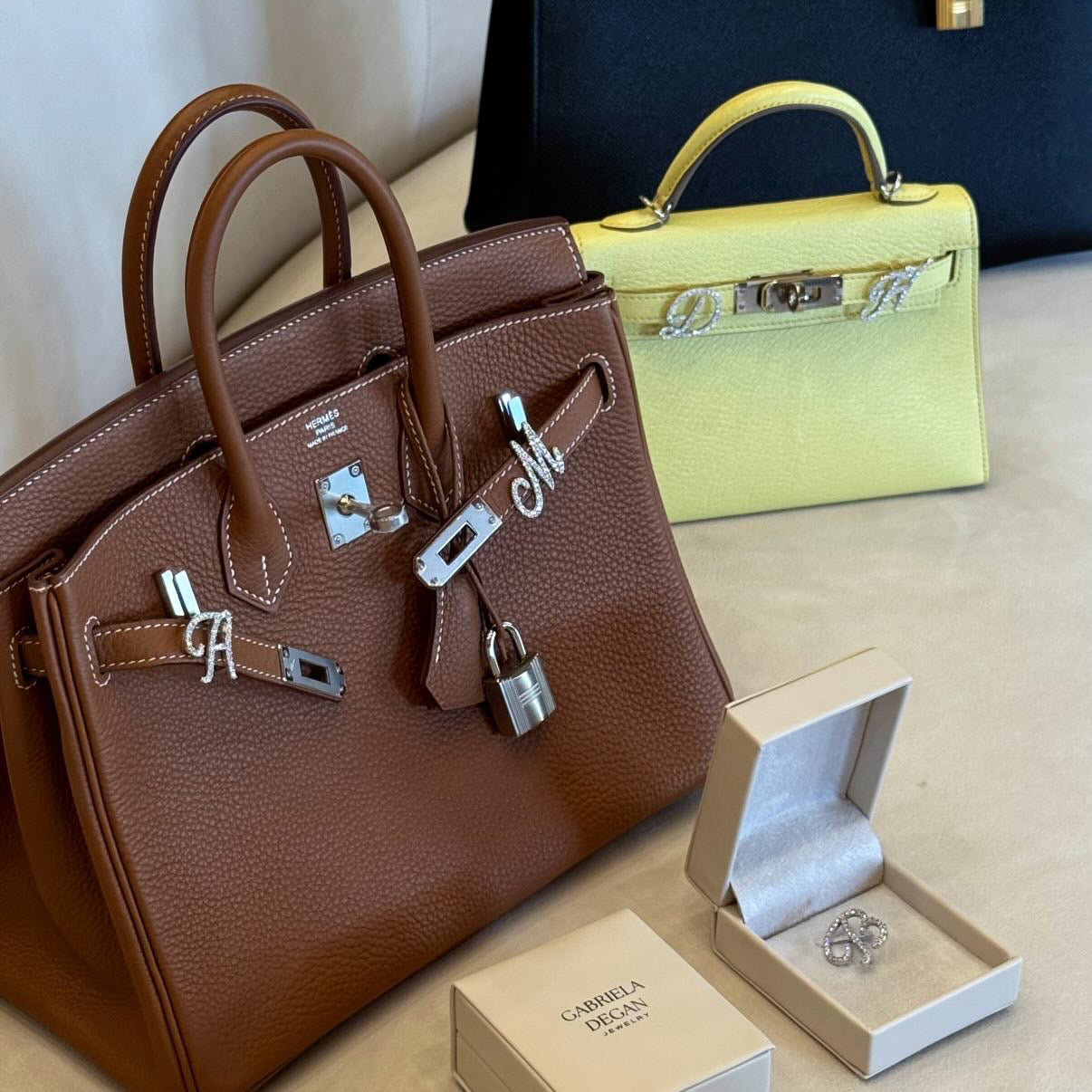 Bag Charm Ouro com Diamantes